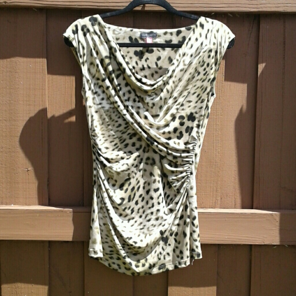 2/$20 Leopard blouse Vince Camuto stretchy EUC